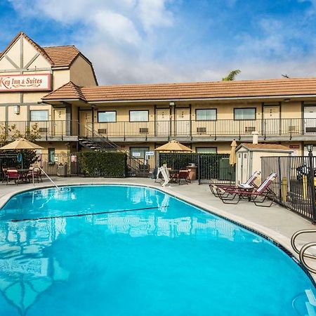 Lemon Heights Inn Тастин Экстерьер фото