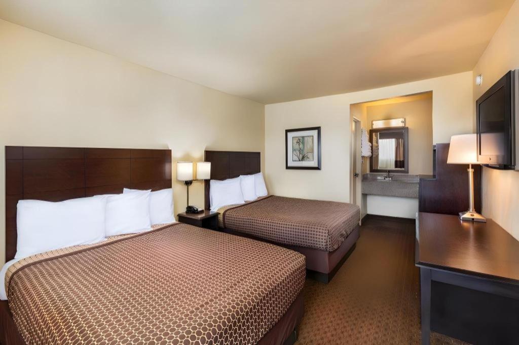 Lemon Heights Inn Тастин Экстерьер фото