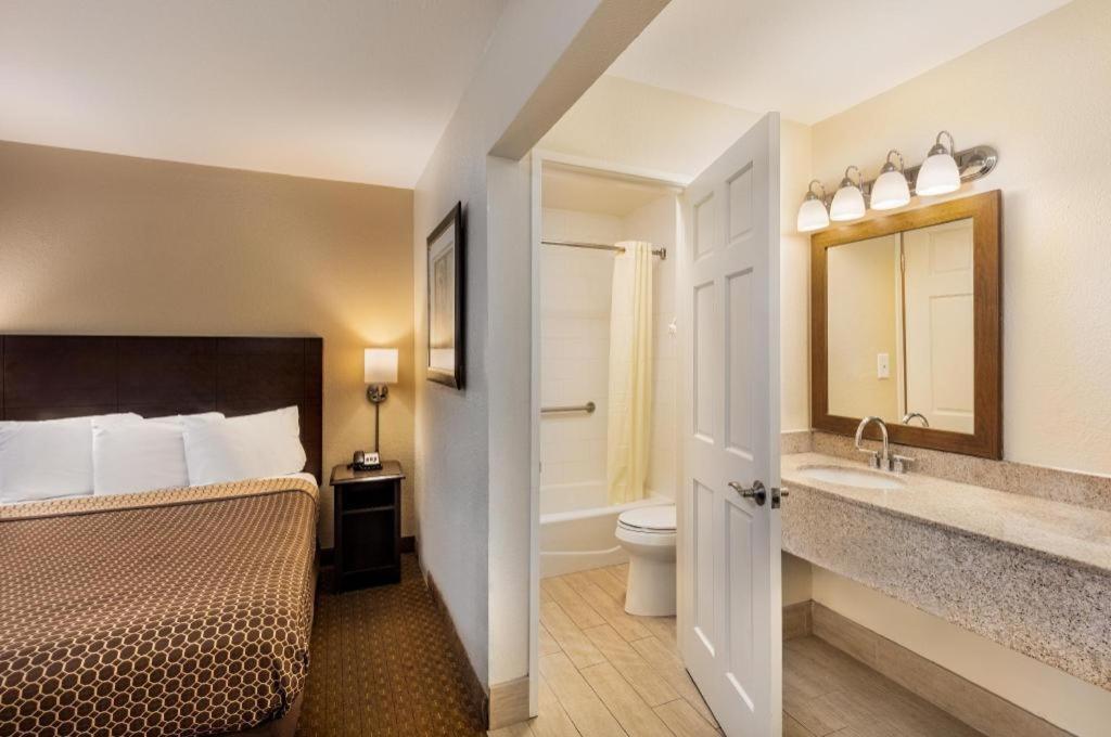 Lemon Heights Inn Тастин Экстерьер фото