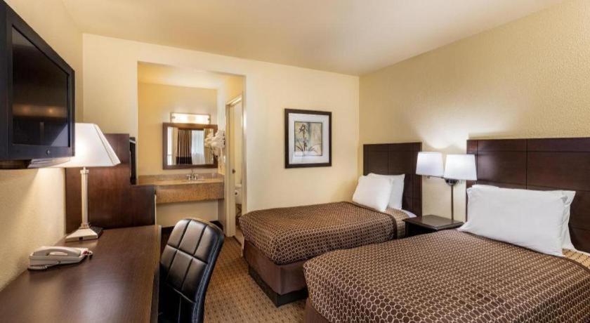 Lemon Heights Inn Тастин Экстерьер фото