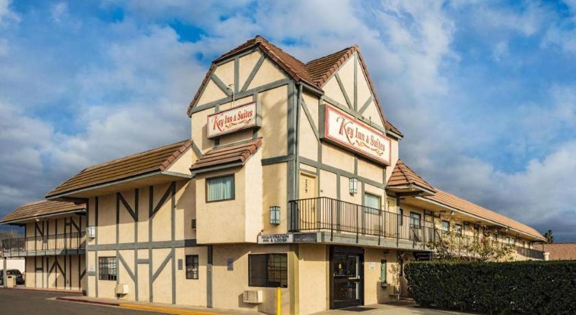 Lemon Heights Inn Тастин Экстерьер фото
