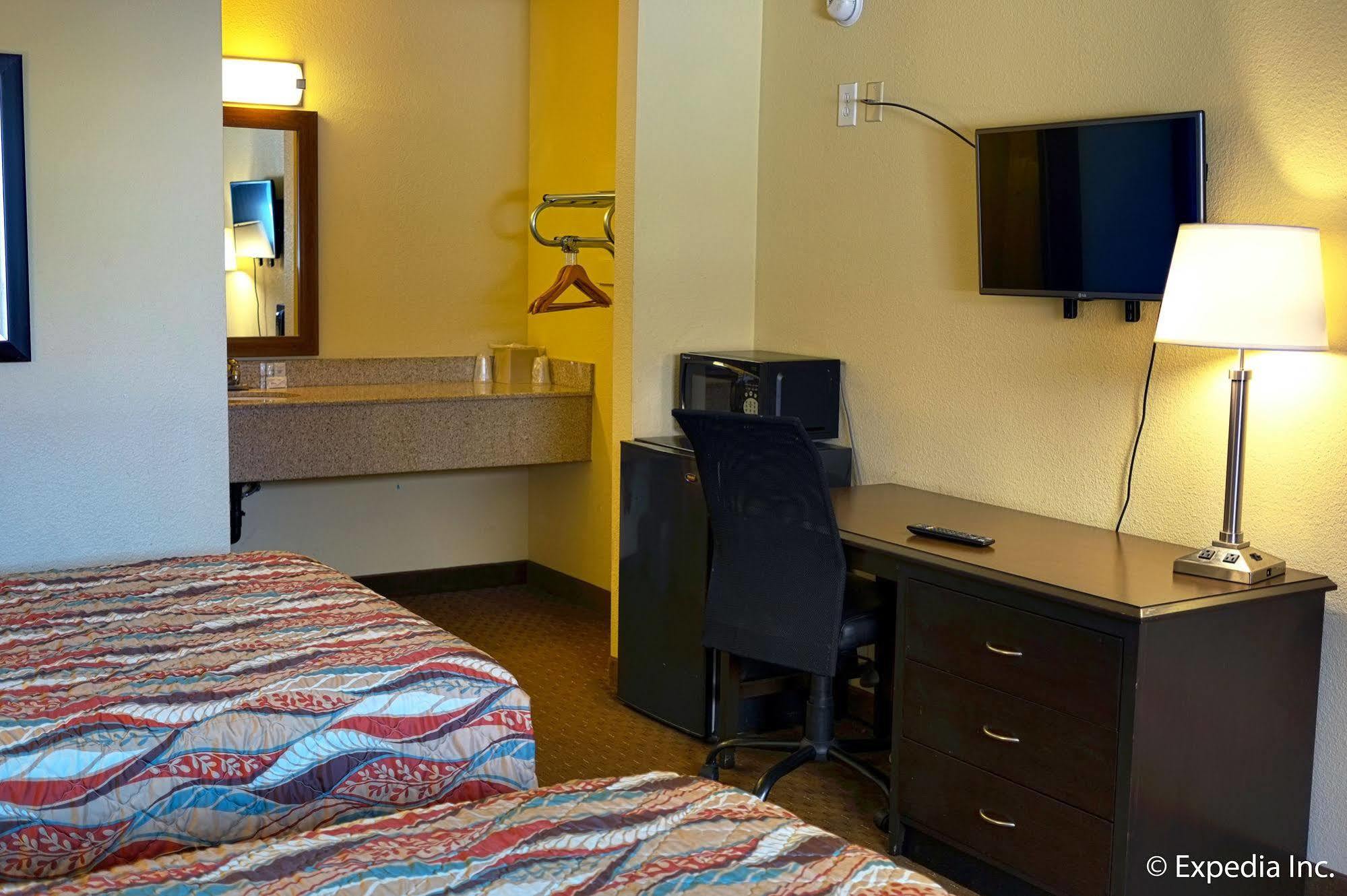Lemon Heights Inn Тастин Экстерьер фото