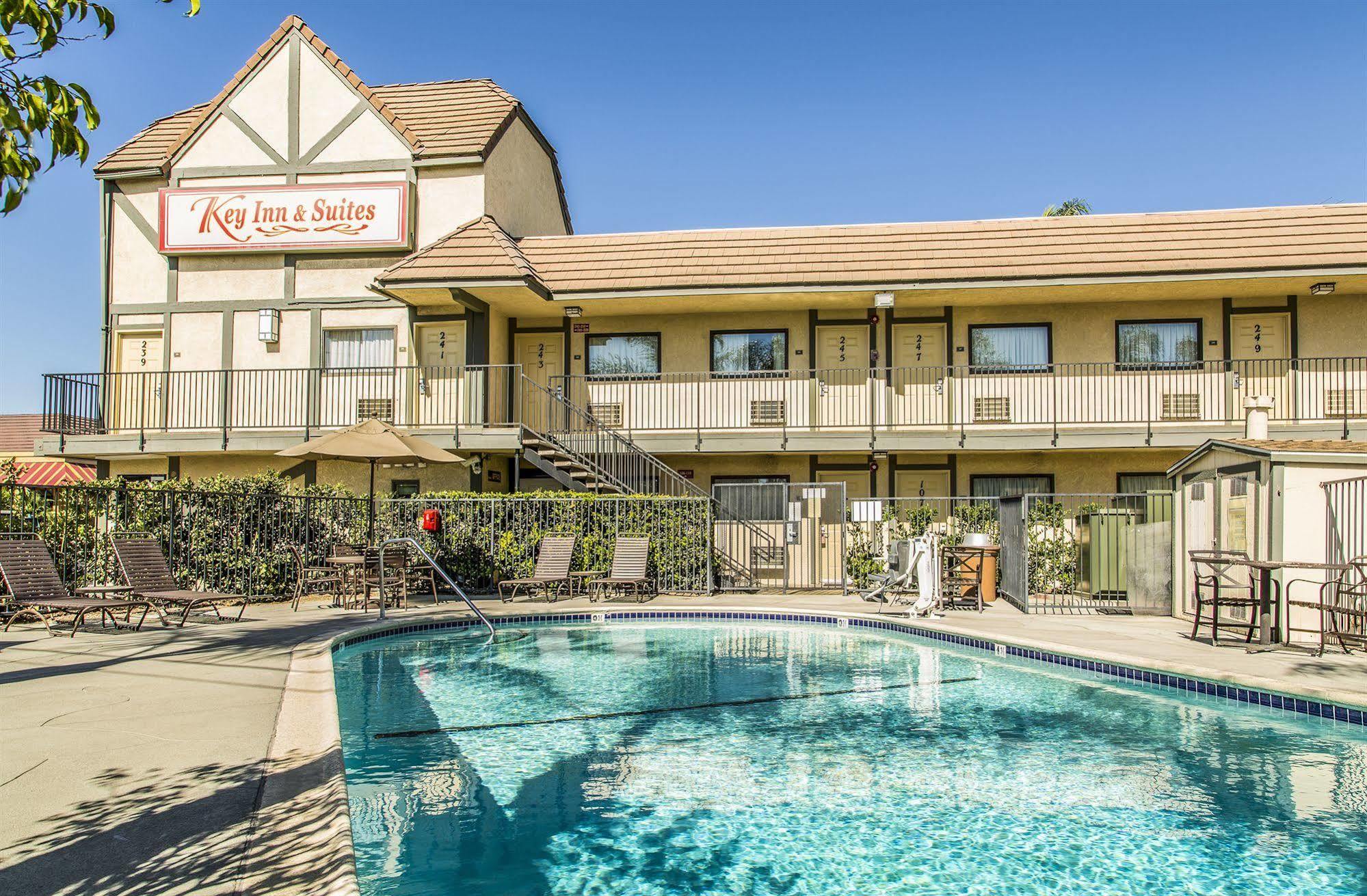 Lemon Heights Inn Тастин Экстерьер фото