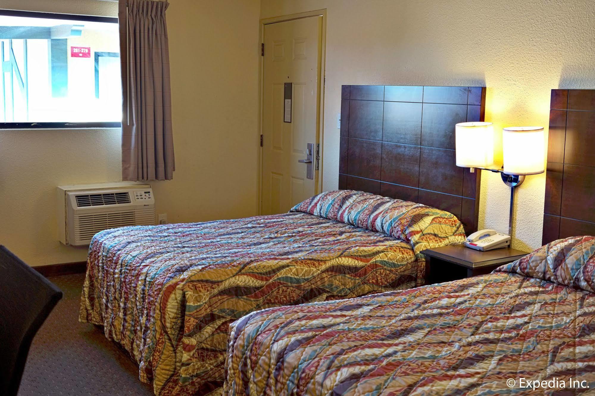Lemon Heights Inn Тастин Экстерьер фото