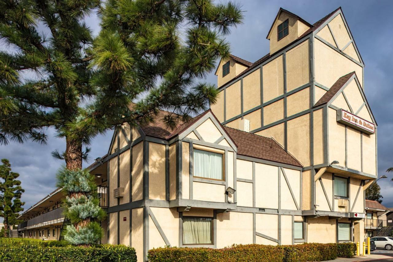Lemon Heights Inn Тастин Экстерьер фото