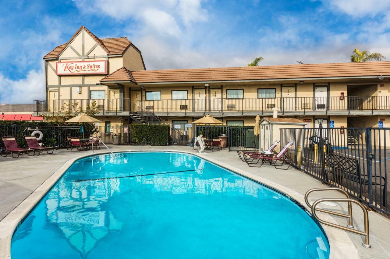 Lemon Heights Inn Тастин Экстерьер фото